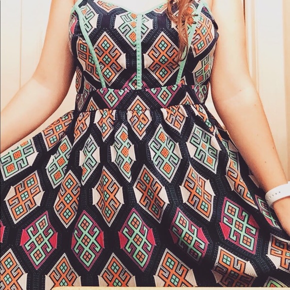 Patterned Dress - Picture 2 of 3